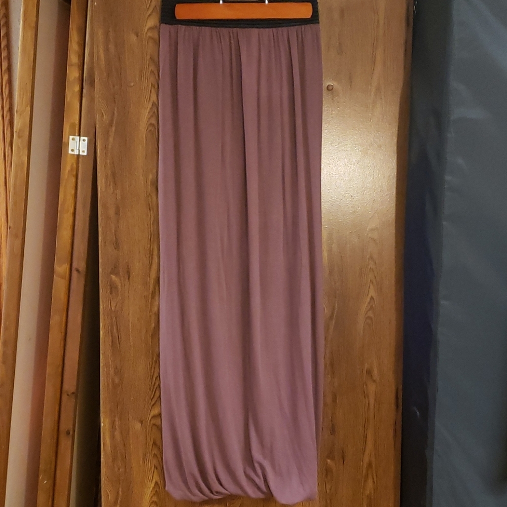 Aritzia Wilfred Bubble Hem Maxi Skirt